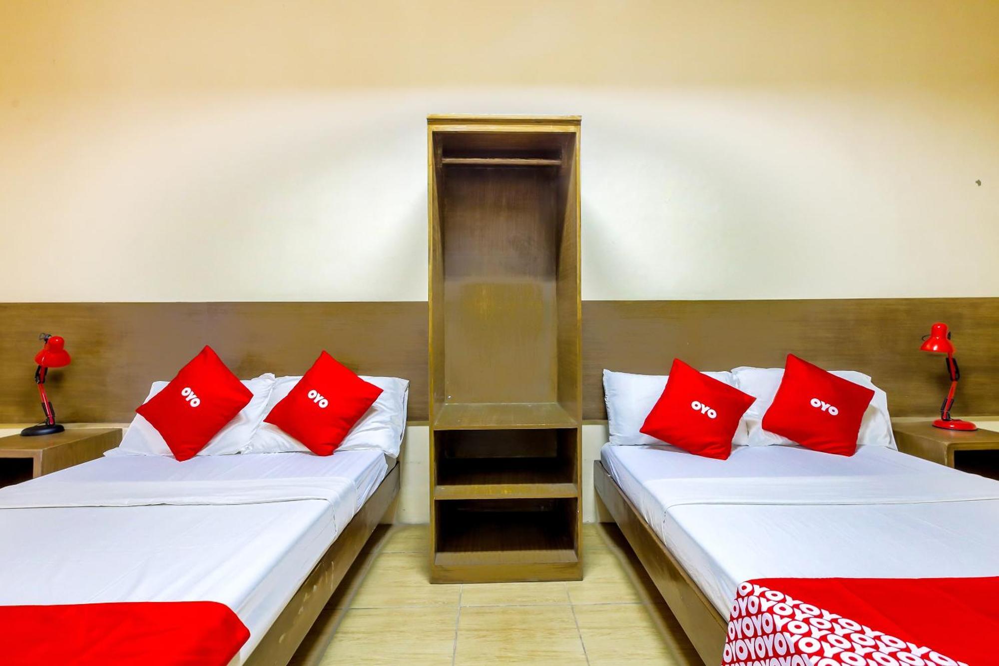 Metro Deluxe Residences Pasay Exterior photo