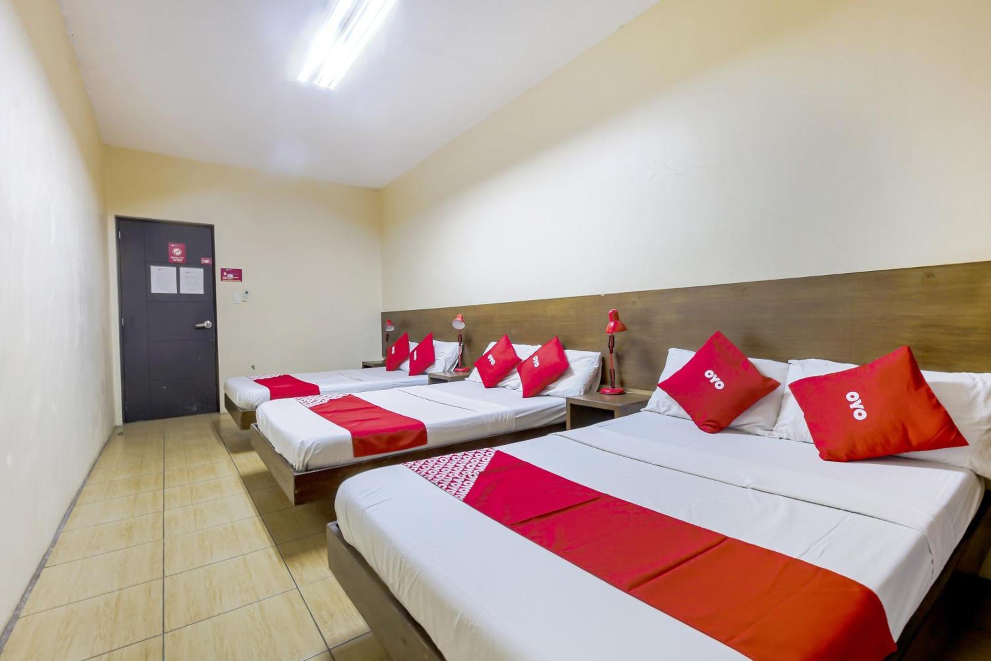 Metro Deluxe Residences Pasay Exterior photo